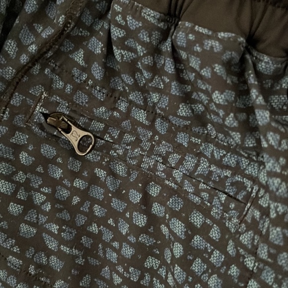 RARE Lululemon Hotty Hot Shorts Blue Black with Reflective Band 6 OP 68 - Picture 4 of 5